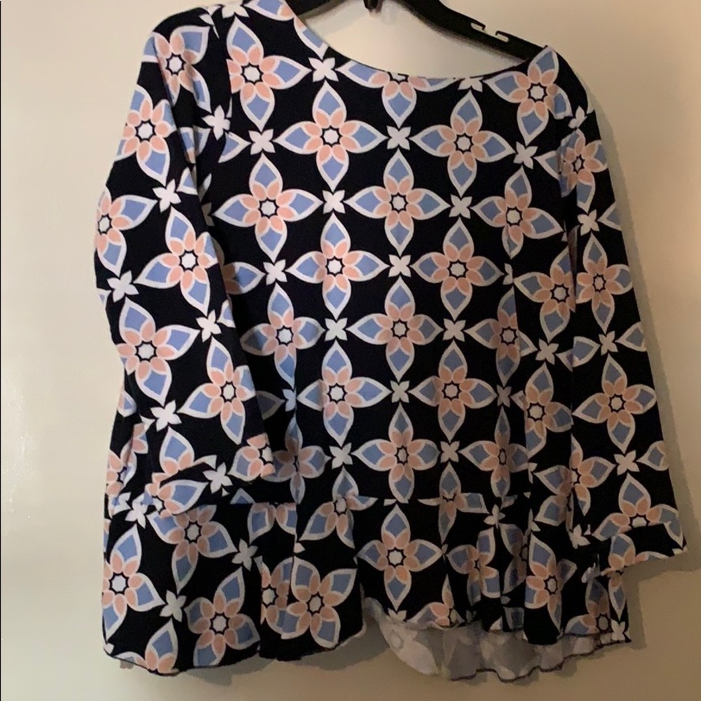 Crown and Ivy 3/4 Sleeve blouse